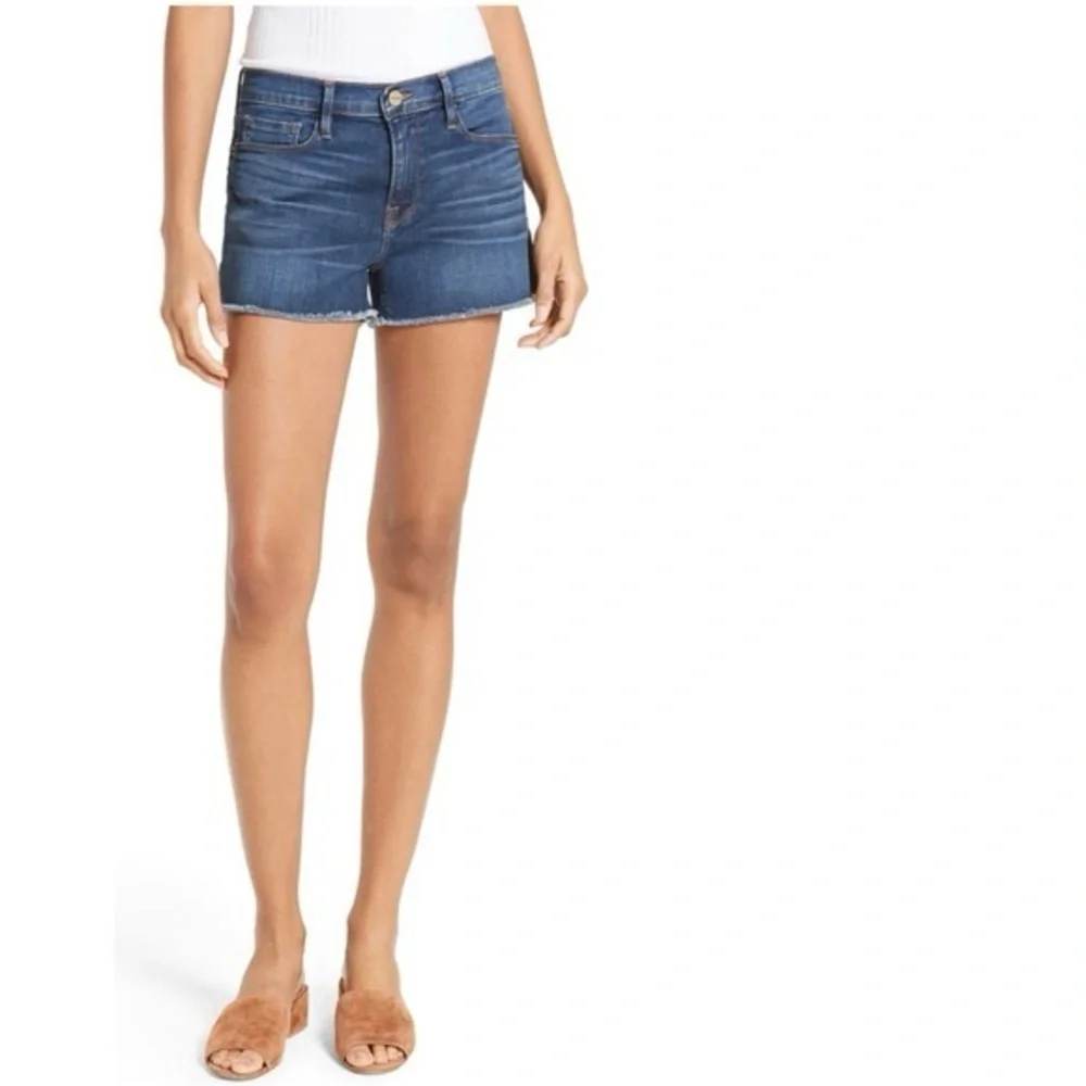 Frame Denim Le Cutoff Frayed Hem Shorts in Clintwood | Women’s Size 32